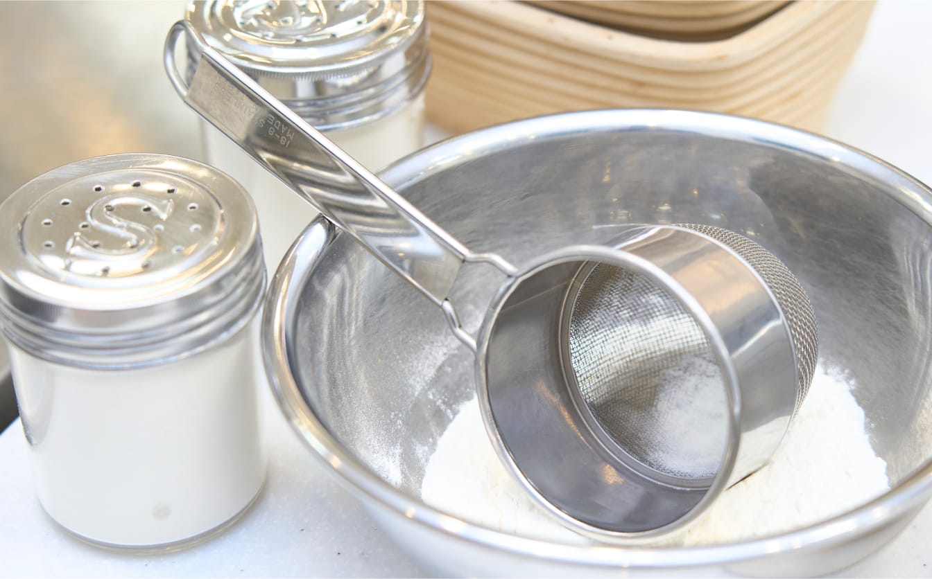 パン作りの材料と道具