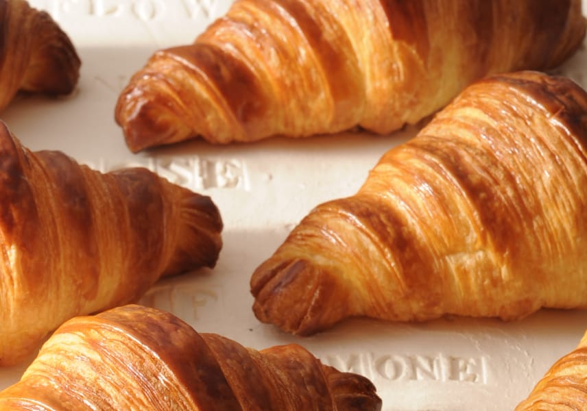 焼きたてのクロワッサン